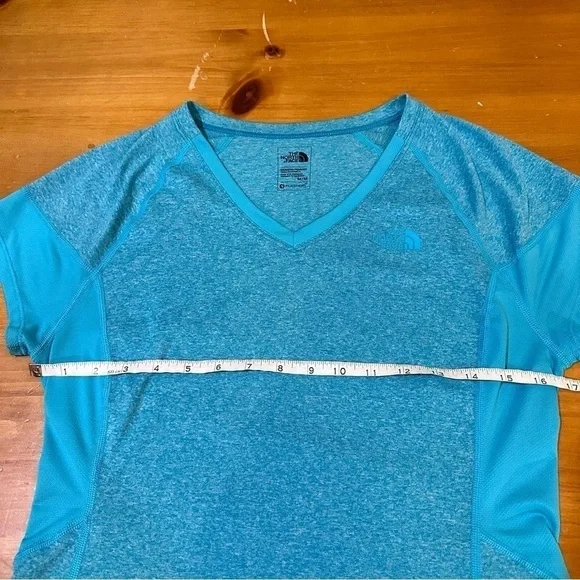 The North Face Athletic T-shirt - Picture 3 of 6